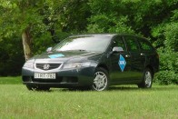 Teszt: Honda Accord Tourer 2.0 Comfort – Veszélyben a nagyok 27