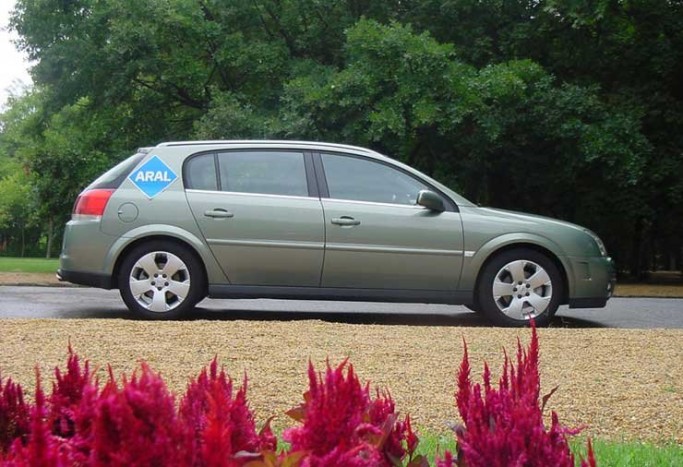 Teszt: Opel Signum 2.0 T