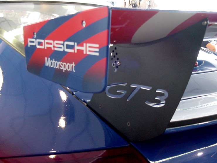 8321_75671_1000x700.jpg | Vezess | Vezess Hétféle beállítás lehetséges a hátsó szárnyon, ez látszik a kis nyílásokon