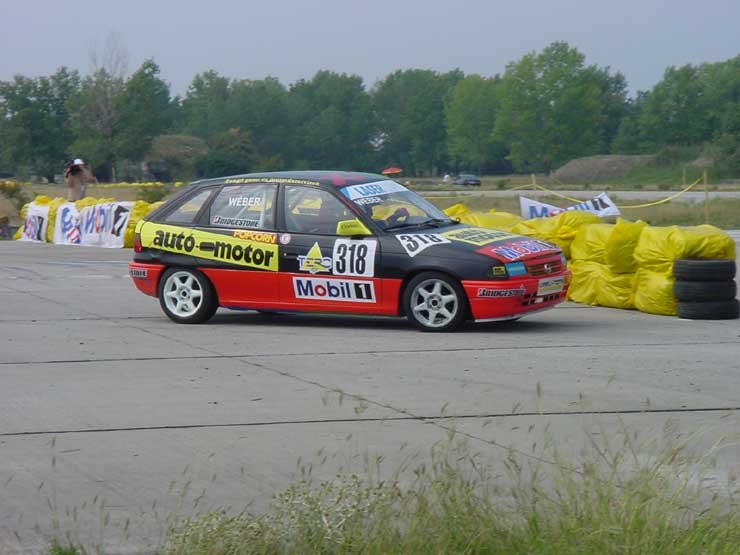 Wéber Gábor erre a hétvégére a Clio mellett beült az Astrába. Egy abszolút első és egy második hellyel gazdagodott