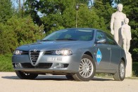 Teszt: Alfa Romeo 156 2.0 JTS - Szeret, nem szeret