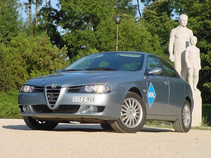 Teszt: Alfa Romeo 156 2.0 JTS - Szeret, nem szeret