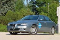 Teszt: Alfa Romeo 156 2.0 JTS – Szeret, nem szeret 23