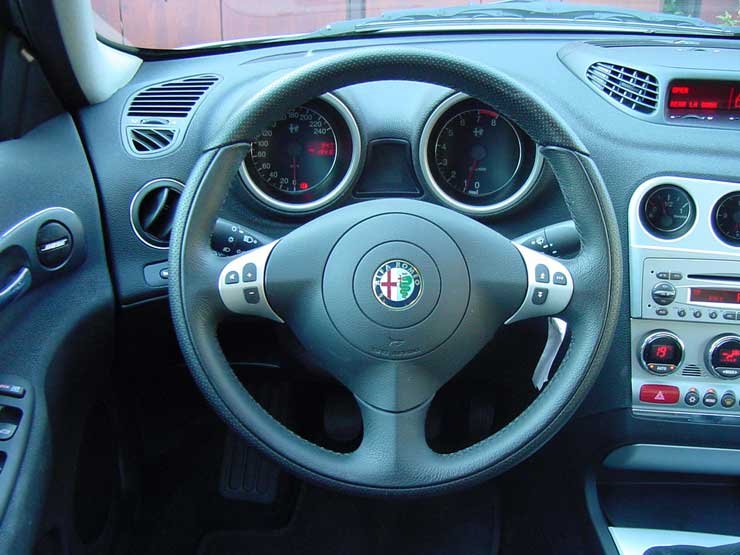 Teszt: Alfa Romeo 156 2.0 JTS – Szeret, nem szeret 14