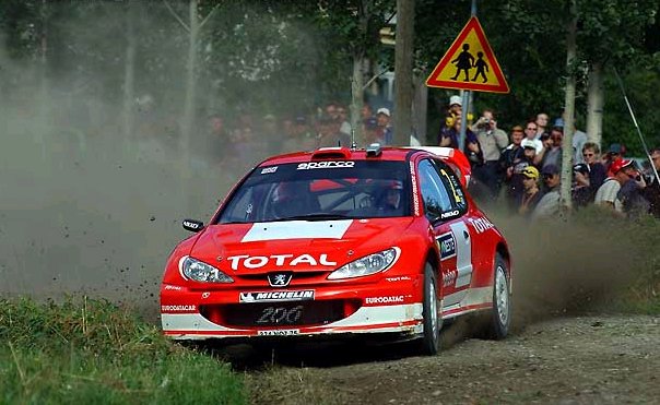 8355_75900_1000x700.jpg | Vezess | Vezess Richard Burns továbbra is vezeti a világbajnoki pontversenyt annak ellenére, hogy még nem nyert futamot