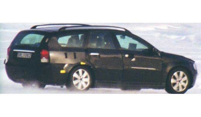 A Volvo V50-ből később készülhet összkerék-hajtású változat is, XC50 néven