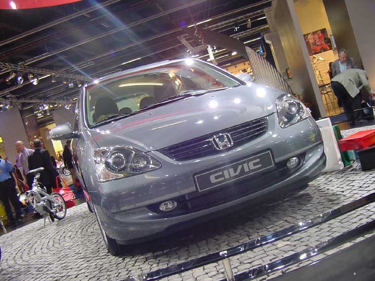 Ráncfelvarráson a Honda Civic
