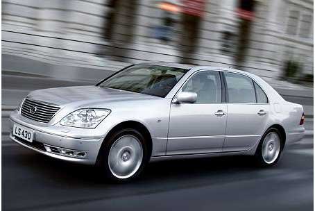 Biztonságosabb és kényelmesebb az új Lexus LS 430