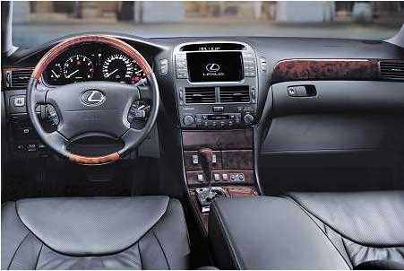 Térdlégzsák óvja ezentúl mindekét első utas lábait