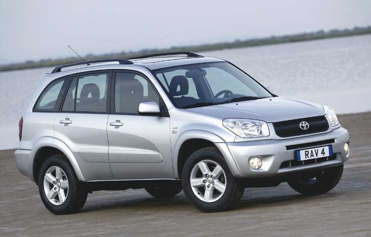 Szebb és jobb Toyota RAV4 és Avensis Verso