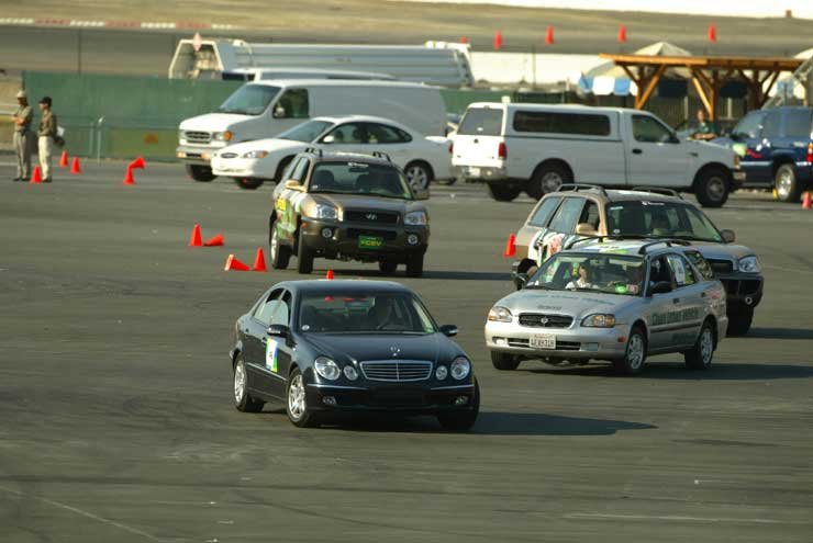 Idén 60 személyautó szlalomozott a verseny keretében