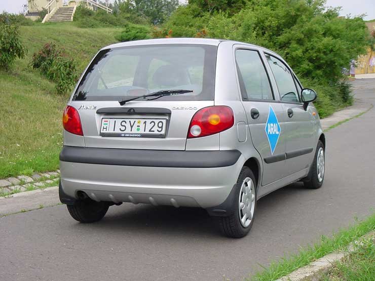 Szinte alig észre vehetők az autó hátsó részét érintő változások