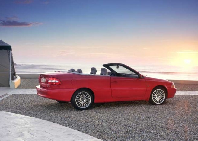 Volvo kabrió Pininfarina segítséggel