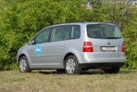 Teszt: Volkswagen Touran 1.9 TDI – Biztos pont 35