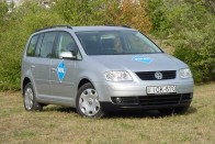 Teszt: Volkswagen Touran 1.9 TDI – Biztos pont 38