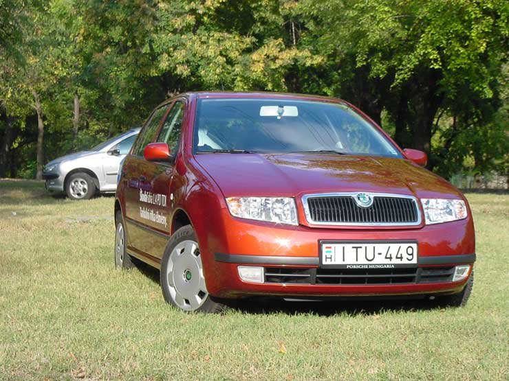 Jobb autó a Fabia, mint a 206-os, de árát eltúlozták és felszereltségében is jóval elmarad a Peugeot-tól