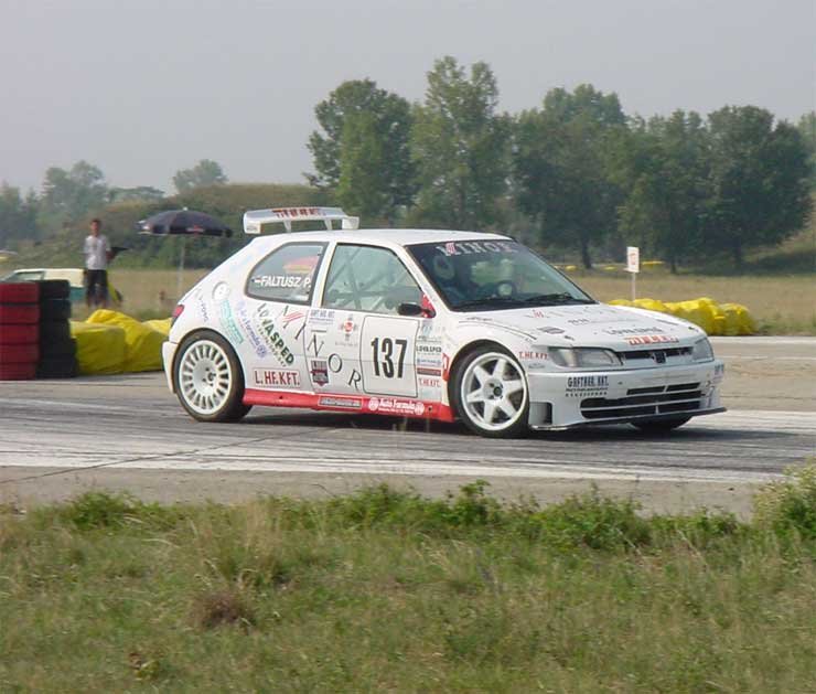 Faltusz Péter uralta a kétezer köbcenti alatt A-s autók mezőnyét, mindkétszer nyerni tudott