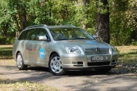 Teszt: Toyota Avensis 2.0 D4-D Wagon - Nem zsákbamacska