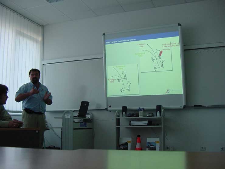 A vezetéstechnikai kurzus elméleti oktatással kezdődik