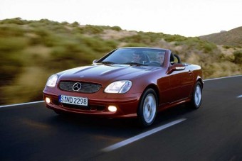 Mercedes SLK V8-as motorral