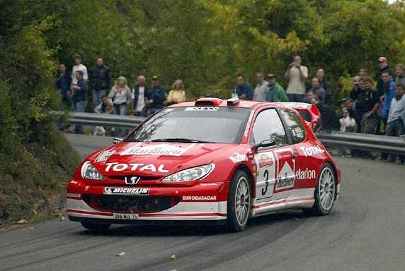 8114_74561_1000x700.jpg | Vezess | Vezess Jó gumiválasztásának köszönhetően több mint 1,5 percet hozott az utolsó két szakaszon Panizzi