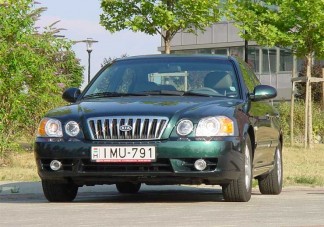 Teszt: Kia Magentis 2,5 V6 - Luxus konfekcióáron