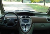 Teszt: Citroën Xsara Picasso 2.0 Aut. Exlusive – Hátrányos helyzetben 39