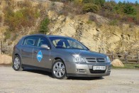 Teszt: Opel Signum 3.0  DTI – Kérdőjel, felkiáltójel 32
