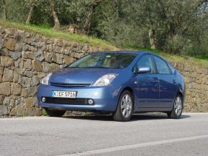 Vezettük: Toyota Prius - Autózás stresszmentesen