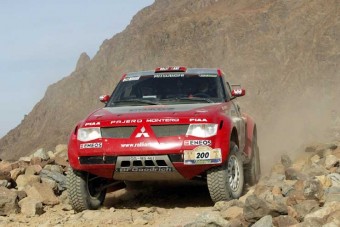 Szériaautó a verseny Pajero-ból?