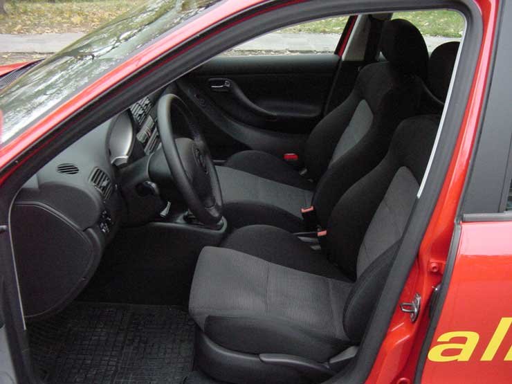 Teszt: Seat Leon 1.6 Stella adRenaline – Fiatalos apuka 11