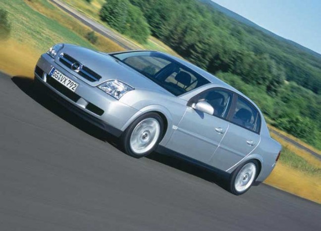 Nem lesz Saturn az Opel Vectrából