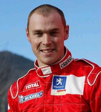 Burns nem indul 2004-ben