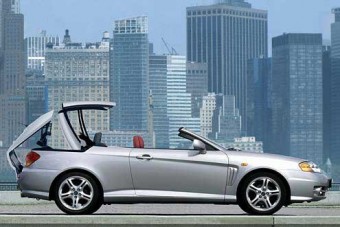 A Webasto jogsértéssel vádolja a Karmannt