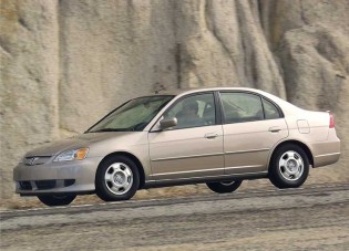 Januártól hibrid Honda Németországban