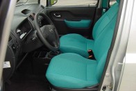 Teszt: Opel Agila 1.3 CDTI – Kerregő dobozka 24