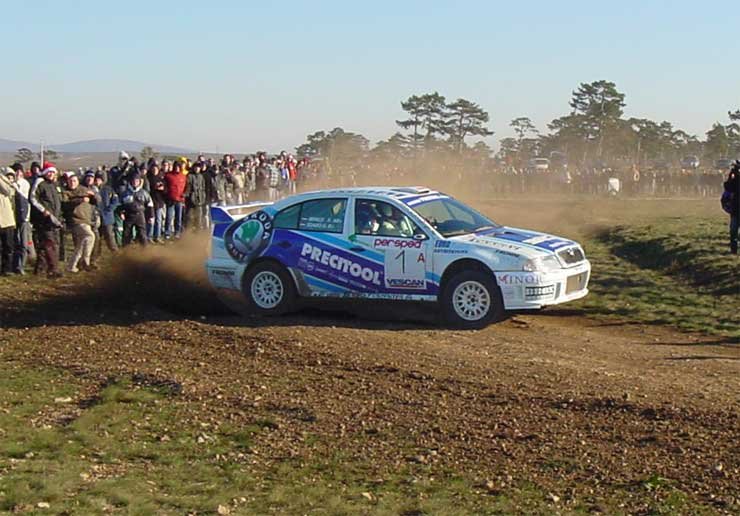 6745_65007_1000x700.jpg | Vezess | Vezess Szabó Gergő hozta a papírformát és a tőle megszokott látványos autozással megnyerte a Mikulás Kupát