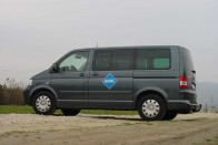 Teszt: Volkswagen Multivan 2.5 TDI – Méretes pompa 29