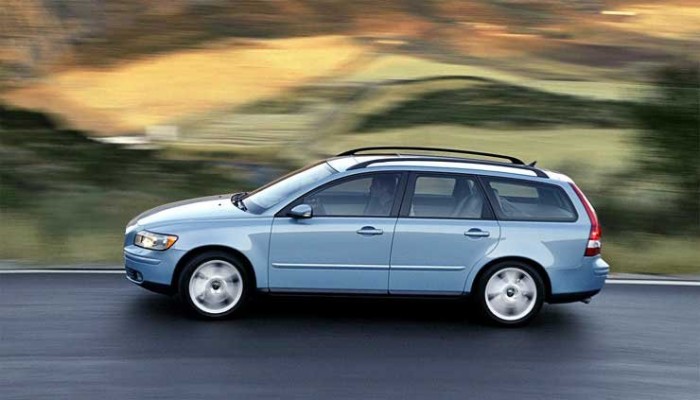 Májustól Volvo V50