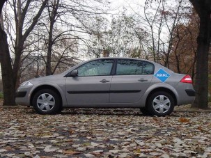 Teszt: Renault Mégane II Limousine 1.6 Authentique Plus - Előtérben a higgadtság