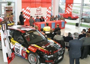 Seat együttműködés az úszószövetséggel