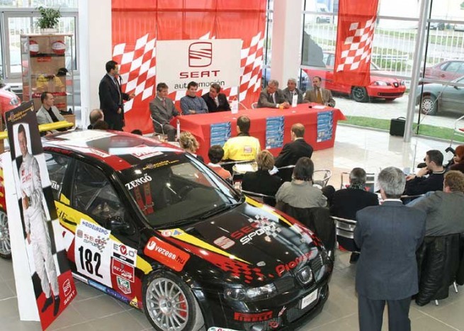 Seat együttműködés az úszószövetséggel