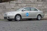 Teszt: Toyota Avensis 2.4 Sol Executive