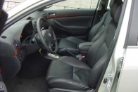 Teszt: Toyota Avensis 2.4 Sol Executive 29