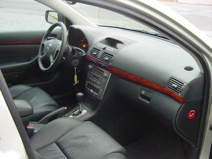 Teszt: Toyota Avensis 2.4 Sol Executive 16