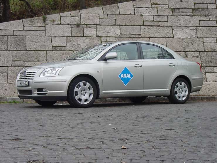 Teszt: Toyota Avensis 2.4 Sol Executive 17