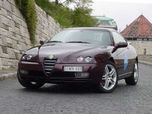 Teszt: Alfa Romeo GTV 3,2 V6 - Az adrenalin a vérében van