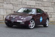 Teszt: Alfa Romeo GTV 3,2 V6 – Az adrenalin a vérében van 26