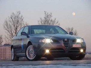Teszt: Alfa Romeo 166 2.4 JTD - Fiatalos öregúr