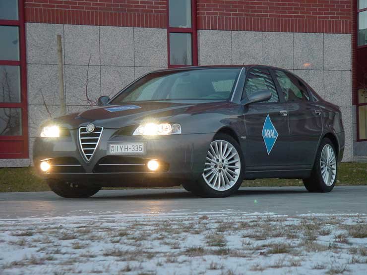 Teszt: Alfa Romeo 166 2.4 JTD – Fiatalos öregúr 13